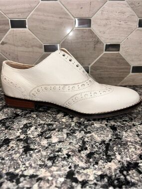 Vionic Hailey Wingtip Oxford Shoes Women’s Size 8 Cream Leather Slip-On